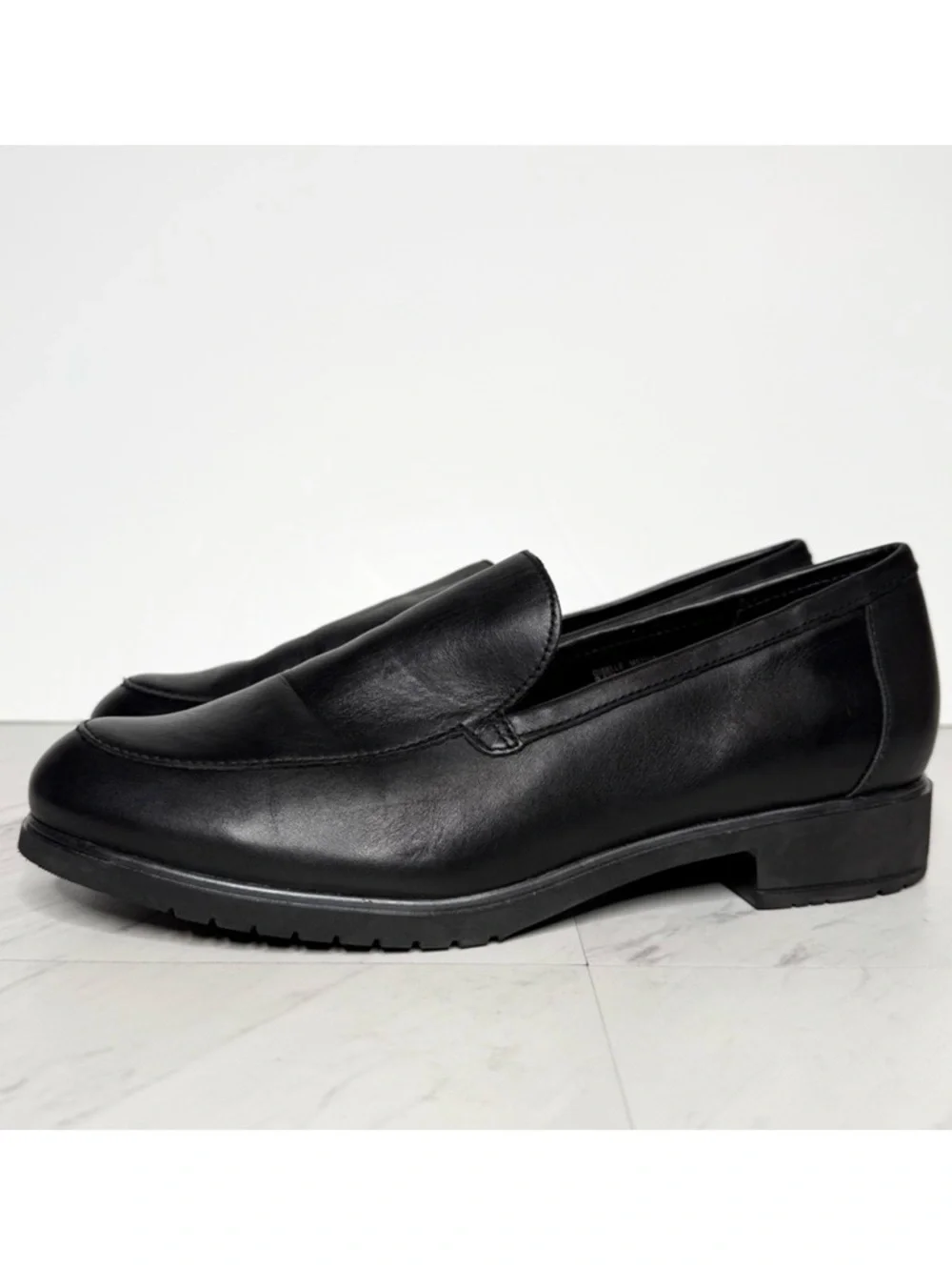 Munro Giselle Black Leather Loafer 9 1/2 W